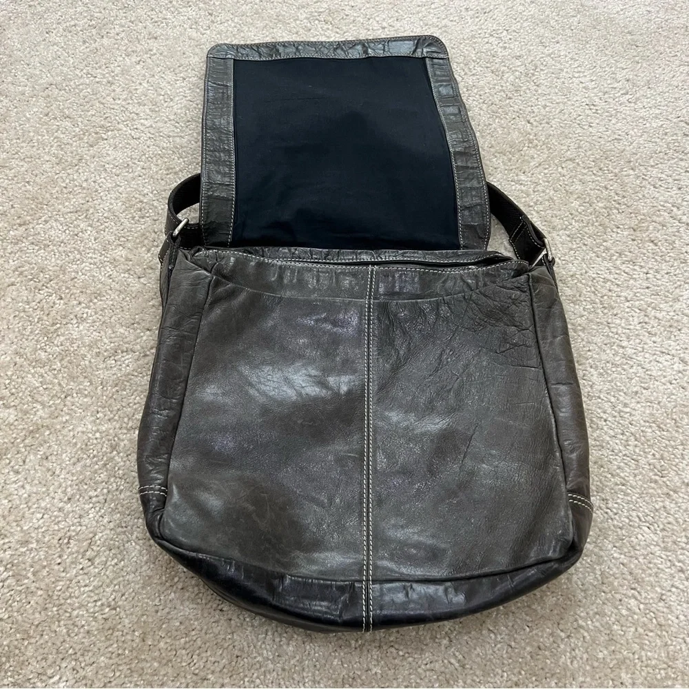 Fossil Leather Messenger LapTop Bag Gray Briefcase Travel Carrying School Carry